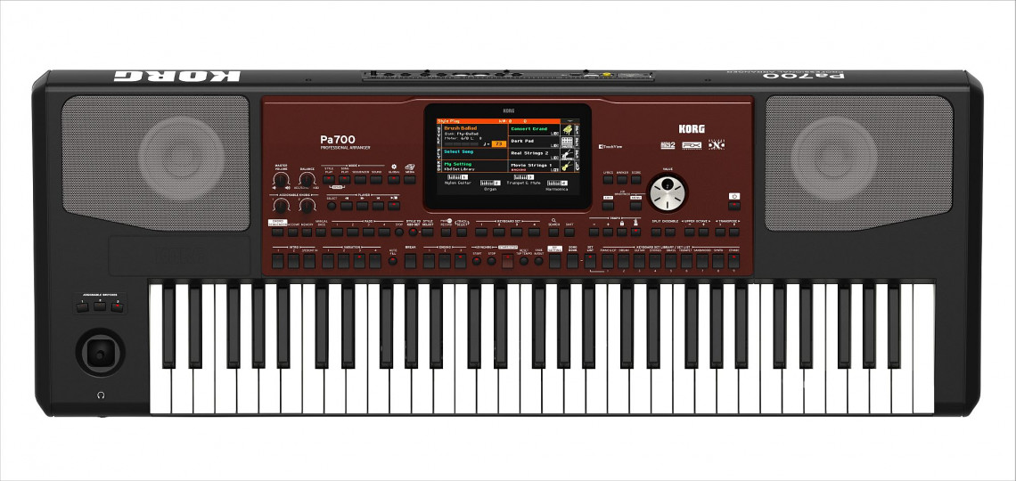 Korg Pa700
